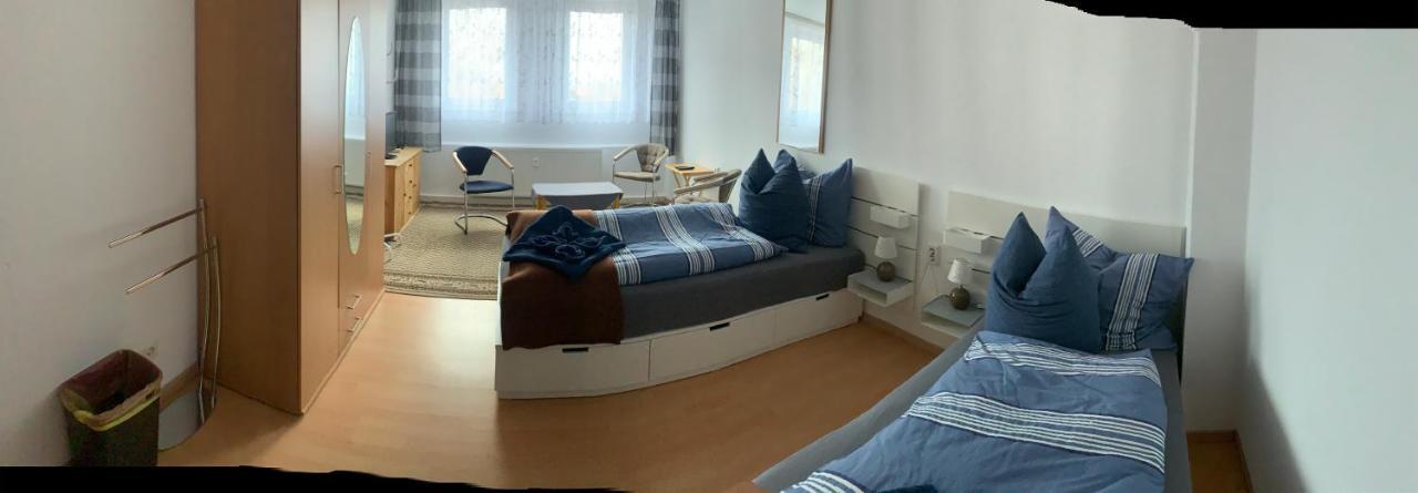 Monteurs Zimmer Noack Borssum Bagian luar foto